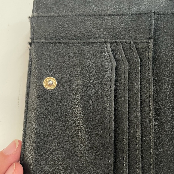 Calvin Klein Logo Embossed Wallet - Picture 6 of 8